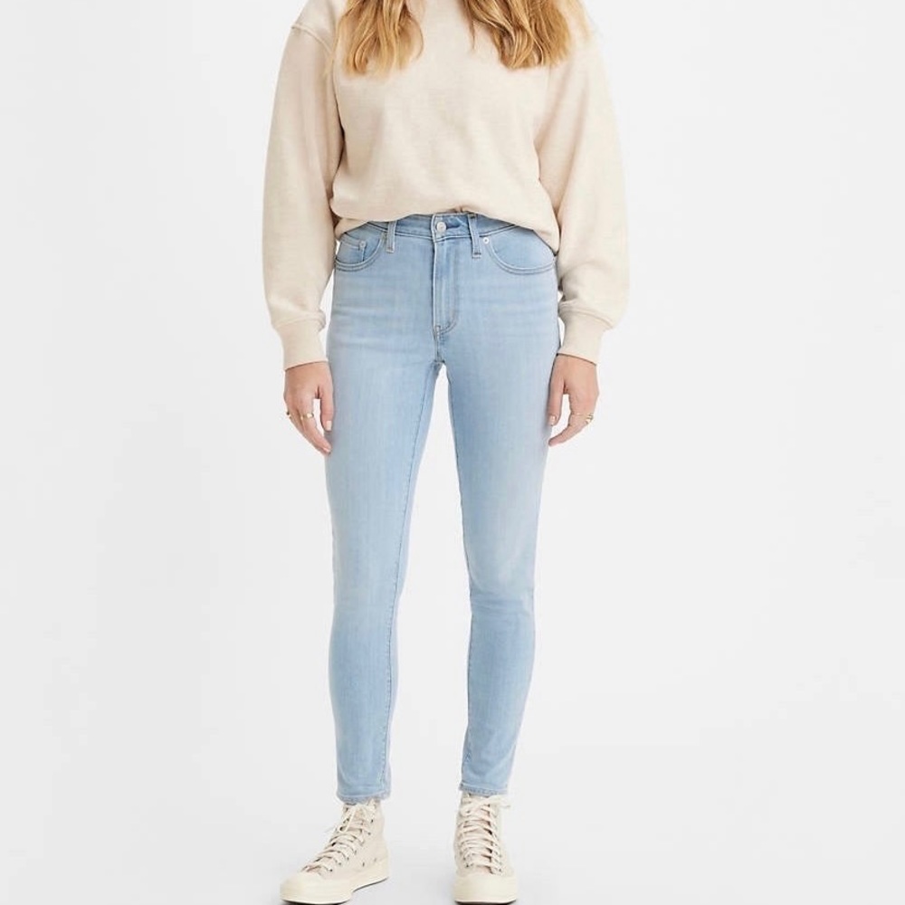 Levi High Rise Skinny Jeans